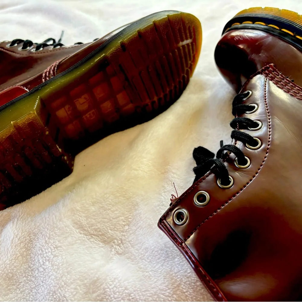 Dr. Martens - Picture 4 of 5